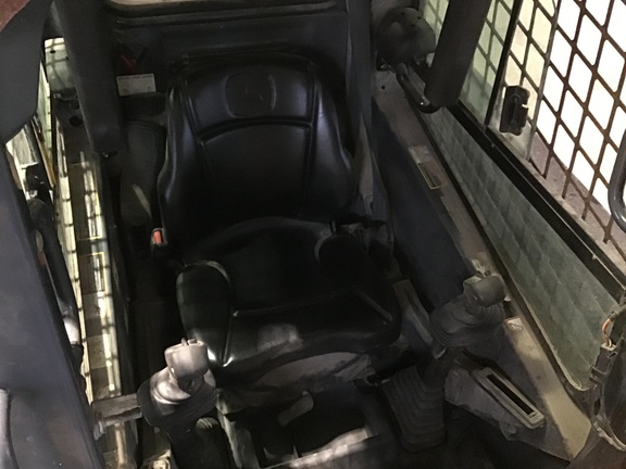 2013 John Deere 318D Skid Steer Loader