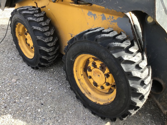 2013 John Deere 318D Skid Steer Loader