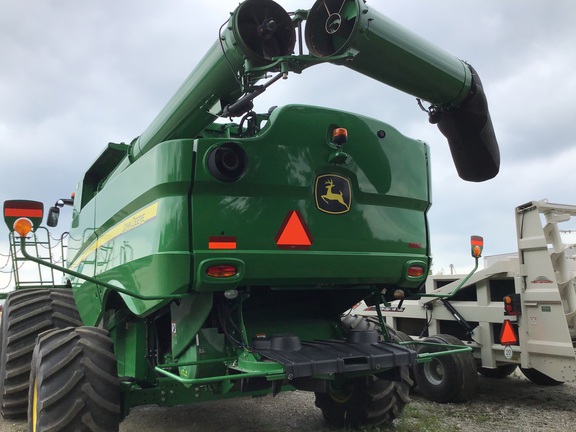 2019 John Deere S780 Combine