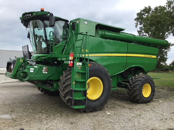 2019 John Deere S780 Combine