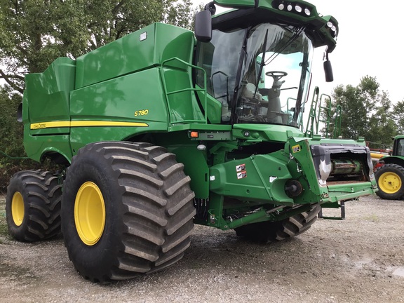 2019 John Deere S780 Combine