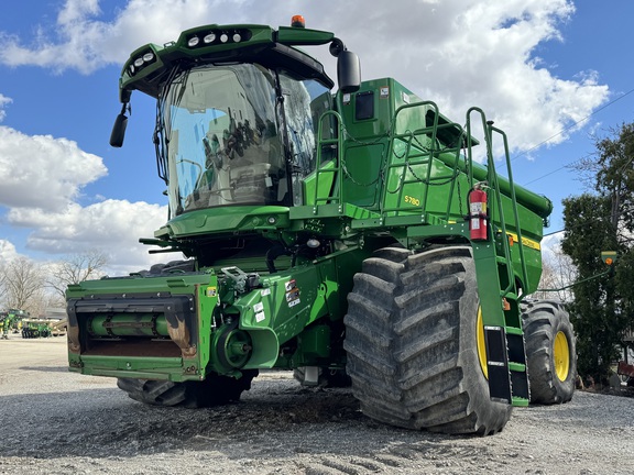 2019 John Deere S780 Combine