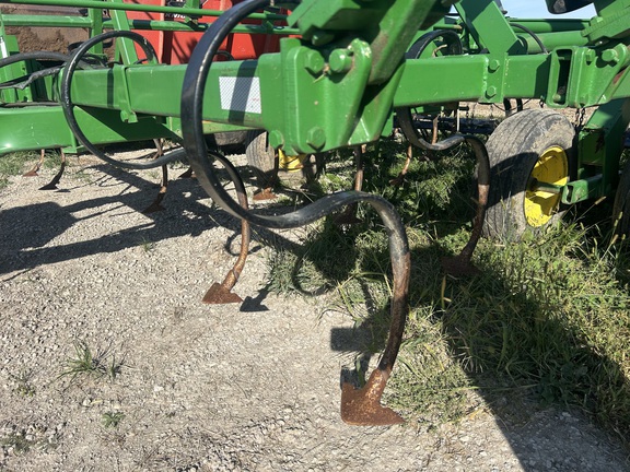 1997 John Deere 980 Field Cultivator