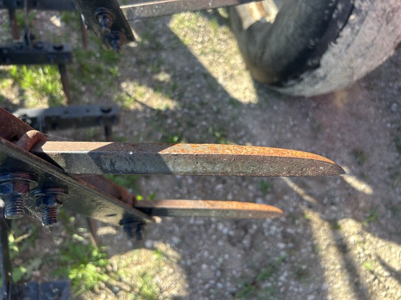 1997 John Deere 980 Field Cultivator