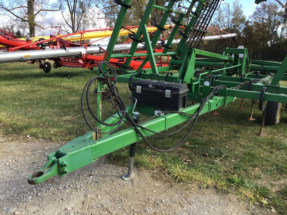 1997 John Deere 980 Field Cultivator