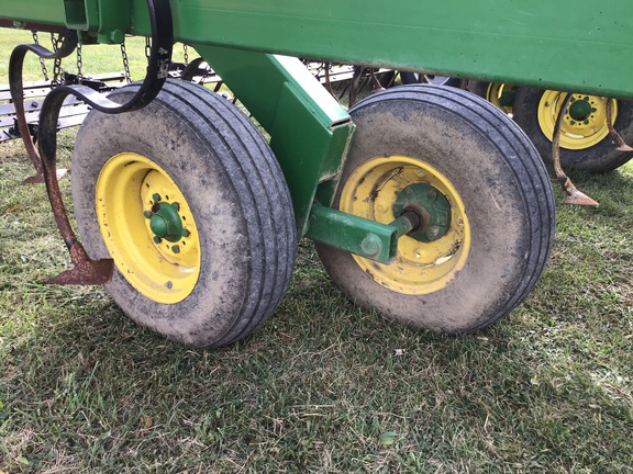 1997 John Deere 980 Field Cultivator