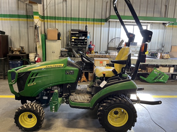2019 John Deere 1025R Tractor Compact