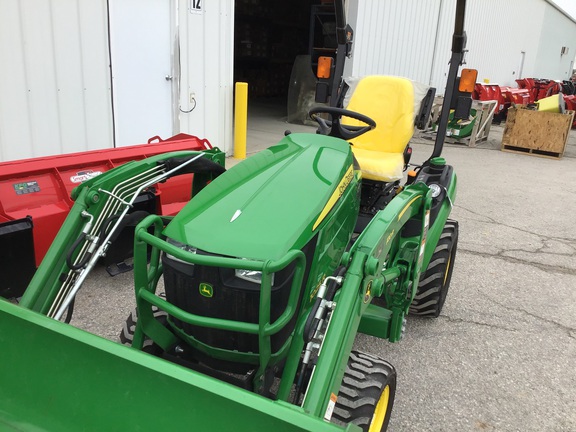 2019 John Deere 1025R Tractor Compact
