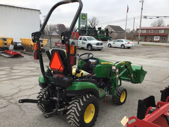 2019 John Deere 1025R Tractor Compact
