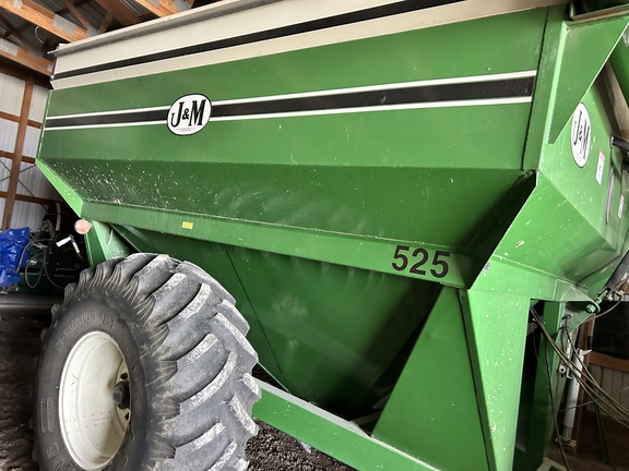 J&M 525-14 Grain Cart