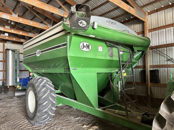 J&M 525-14 Grain Cart