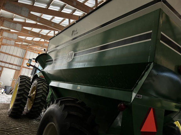 J&M 525-14 Grain Cart