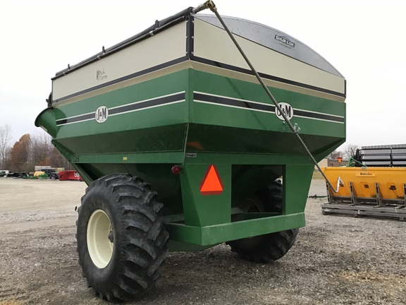J&M 525-14 Grain Cart