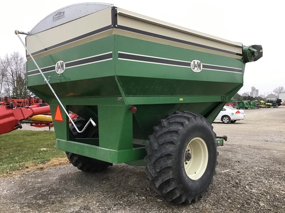 J&M 525-14 Grain Cart