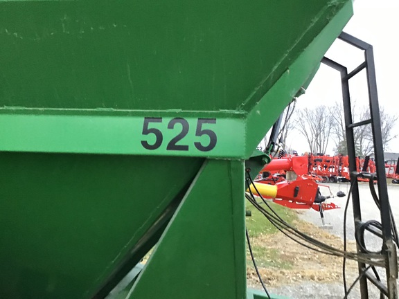 J&M 525-14 Grain Cart