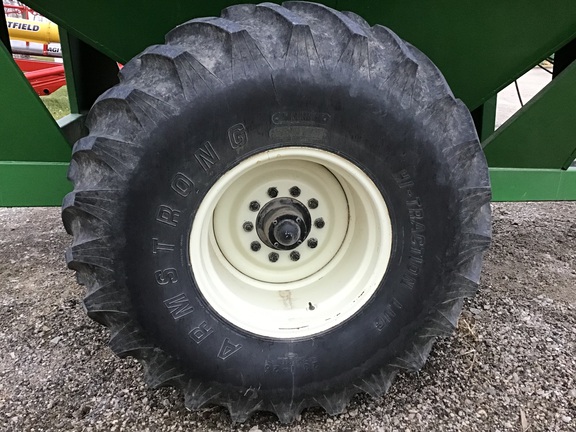 J&M 525-14 Grain Cart