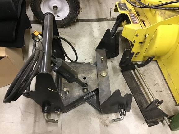 2004 John Deere 47 Snow Blower