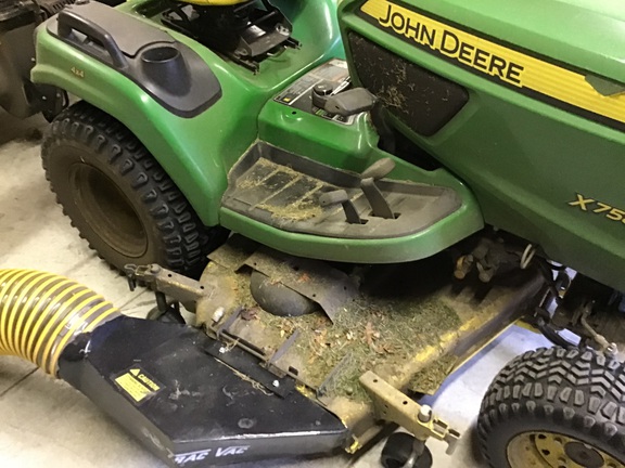 2017 John Deere X758 Garden Tractor