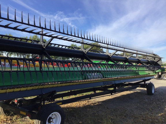 2023 John Deere RD35F Header Combine