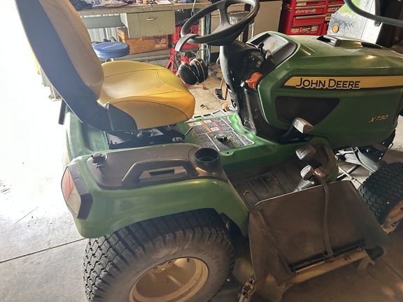 2017 John Deere X730 Garden Tractor