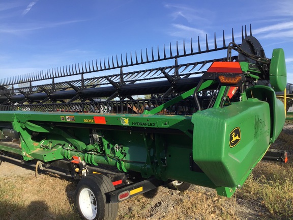 2023 John Deere RD35F Header Combine