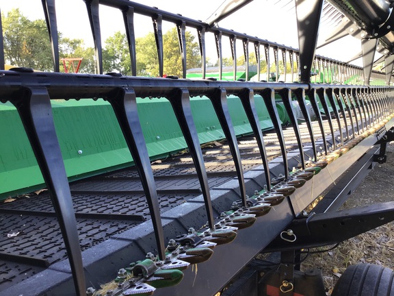 2023 John Deere RD35F Header Combine