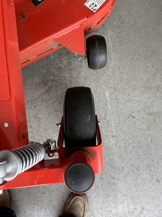 2018 Simplicity Courier 21.5/48 Mower/Zero Turn