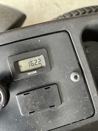 2018 Simplicity Courier 21.5/48 Mower/Zero Turn