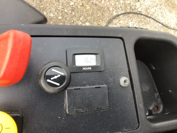 2018 Simplicity Courier 21.5/48 Mower/Zero Turn