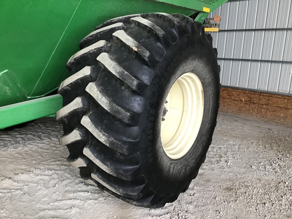 J&M 875-18 Grain Cart