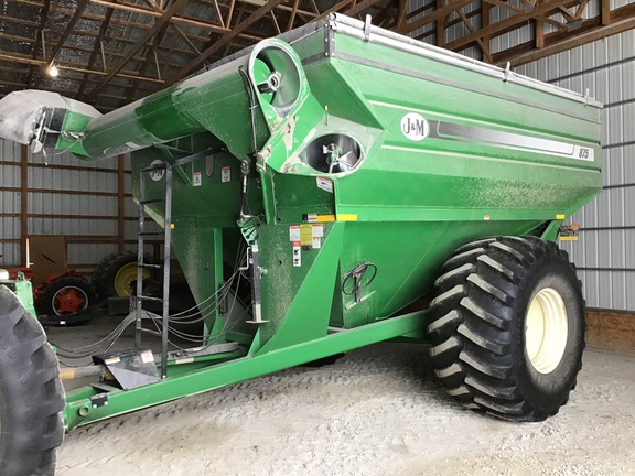 J&M 875-18 Grain Cart
