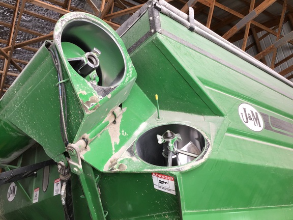 J&M 875-18 Grain Cart