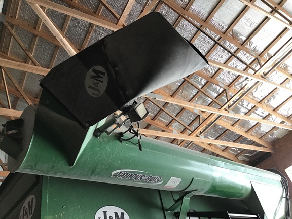 J&M 875-18 Grain Cart