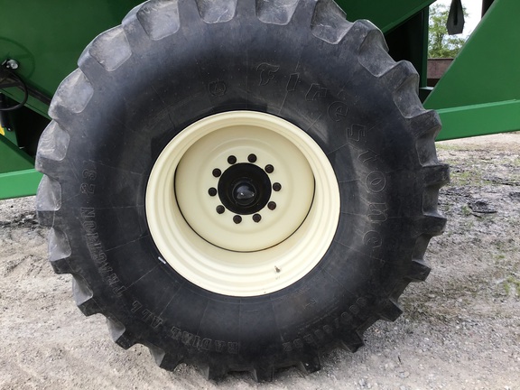 J&M 875-18 Grain Cart