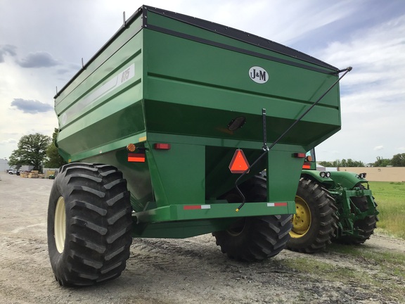 J&M 875-18 Grain Cart