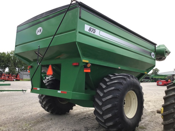J&M 875-18 Grain Cart