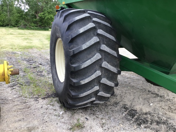 J&M 875-18 Grain Cart