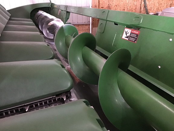 2019 John Deere 708C Header Corn Head
