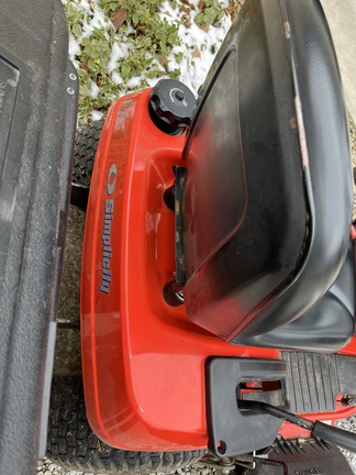 2011 Simplicity Regent 19.5 Garden Tractor