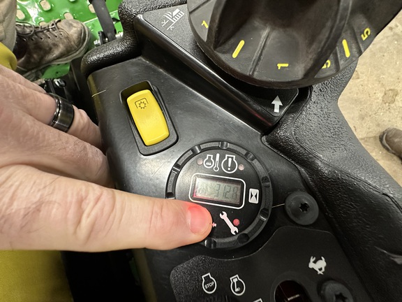 2023 John Deere Z930M Mower/Zero Turn