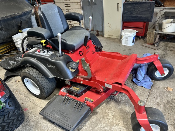 2015 Country Clipper 2348KOJ-B200 Mower/Zero Turn