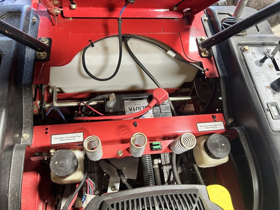 2015 Country Clipper 2348KOJ-B200 Mower/Zero Turn