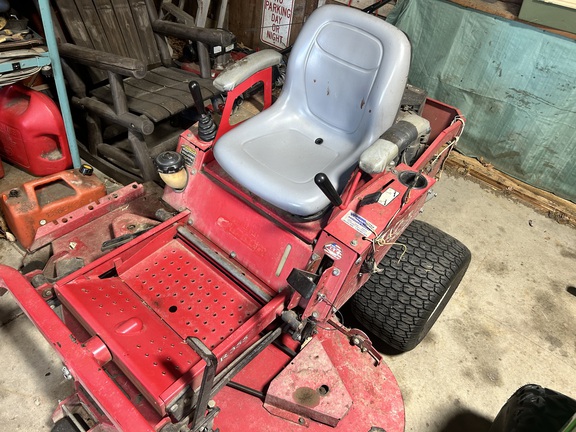 Country Clipper 2360KOJ-SR355 Mower/Zero Turn