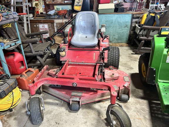 Country Clipper 2360KOJ-SR355 Mower/Zero Turn