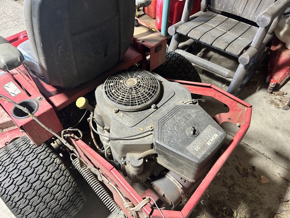 Country Clipper 2360KOJ-SR355 Mower/Zero Turn