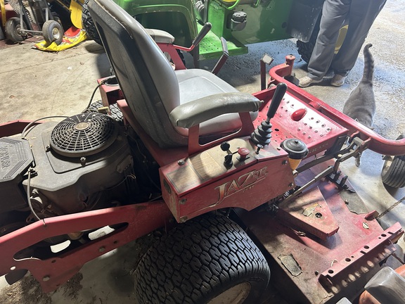 Country Clipper 2360KOJ-SR355 Mower/Zero Turn