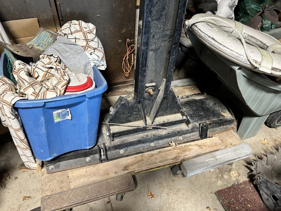 Country Clipper 2360KOJ-SR355 Mower/Zero Turn