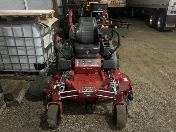 2025 Ferris ISX2200 28 Mower/Zero Turn