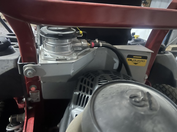 2025 Ferris ISX2200 28 Mower/Zero Turn