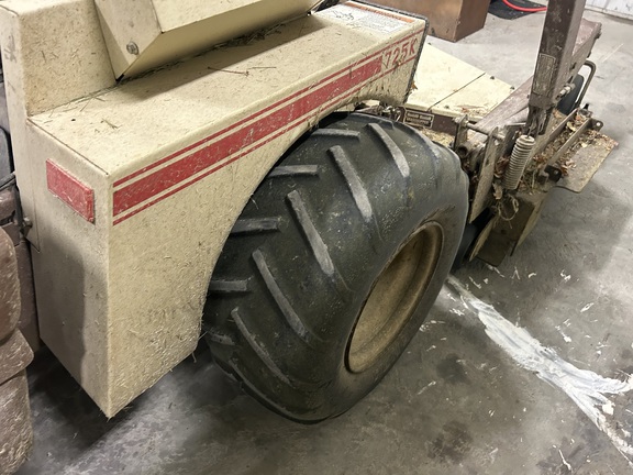 Grasshopper 725K2 Mower/Zero Turn